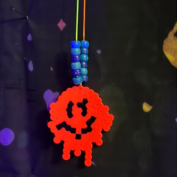 New Rave Necklace - Picture 6 of 11